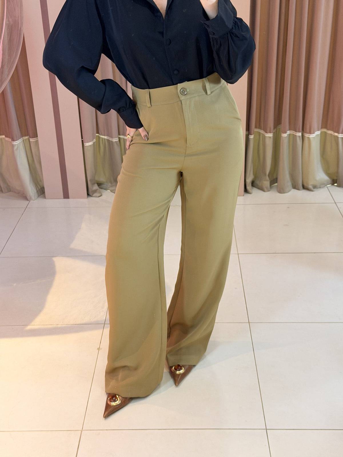 calca pantalona alfaiataria feminina cintura alta beje Clara Store