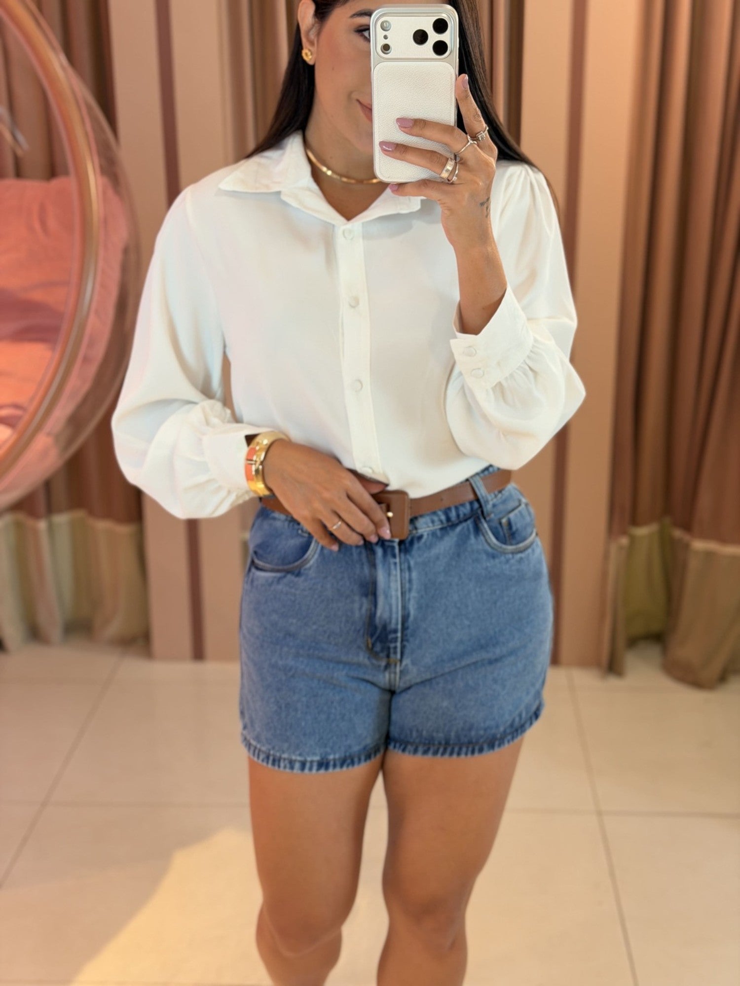 camisa crepe feminina branca com botoes encapados Clara Store
