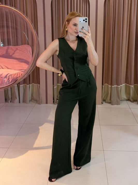 conjunto alfaiataria feminino colete e calça pantalona verde Clara Store
